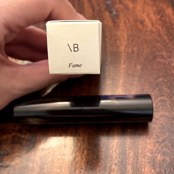 Victoria Beckham • Cheeky Posh • Cream Blush Stick • Shade: Fame - Picture 5 of 6